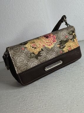 Stone Mountain Accessories Floral Wristlet Wallet - Brown & Beige